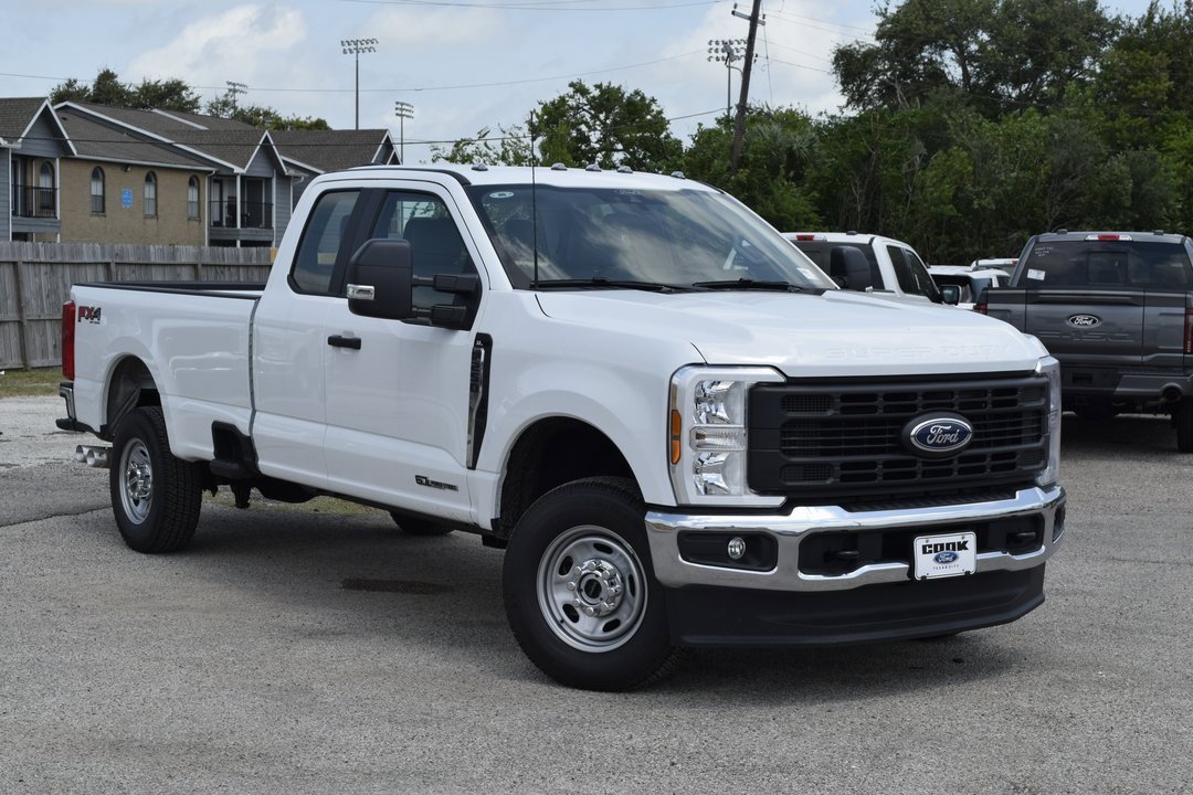 New 2025 Ford F250 XL w/ FX4 Off-Road Package image 3