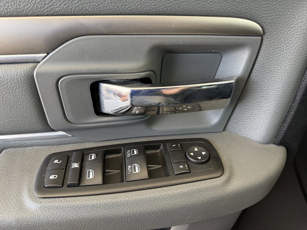 Used 2015 RAM 1500 Big Horn image 31