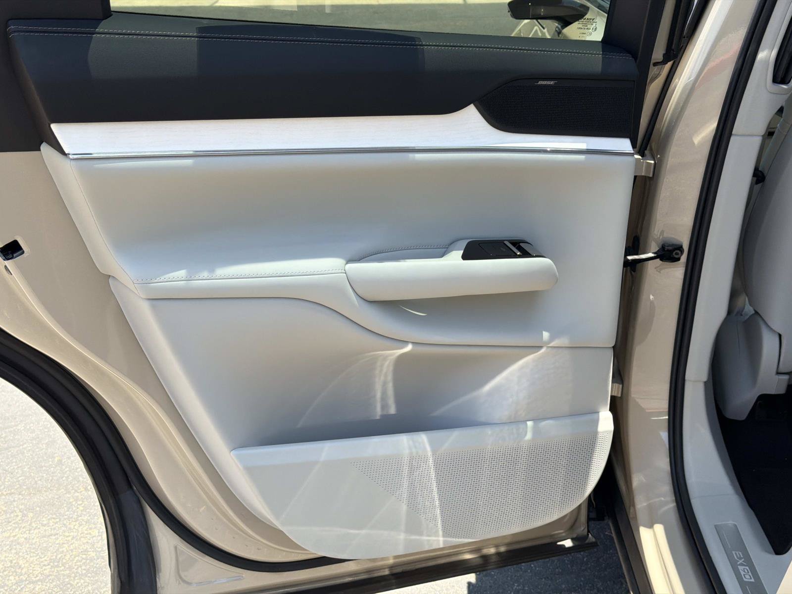 Certified 2025 Volvo EX90 Plus AWD/4WD image 20