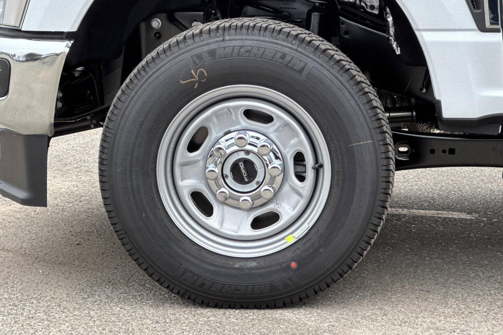 New 2026 Ford F250 XL w/ XL Chrome Package image 18