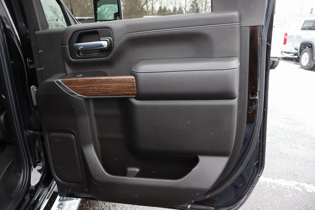 Used 2022 Chevrolet Silverado 3500 High Country w/ Safety Package II image 26