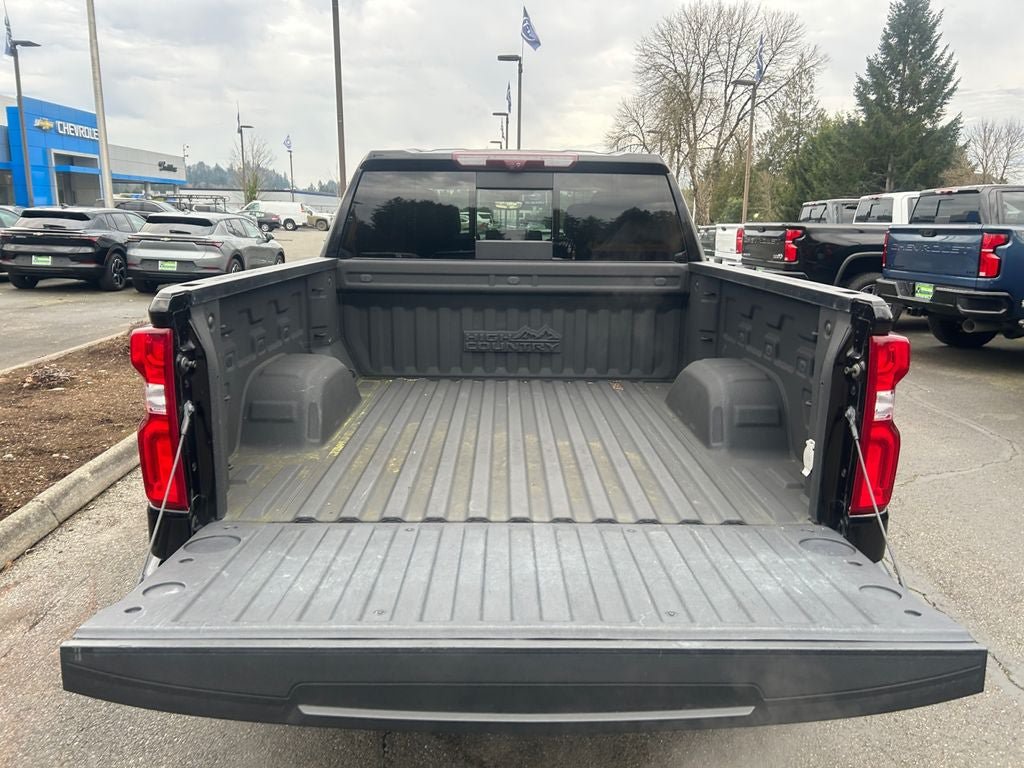 Used 2022 Chevrolet Silverado 1500 High Country w/ Technology Package AWD/4WD image 24