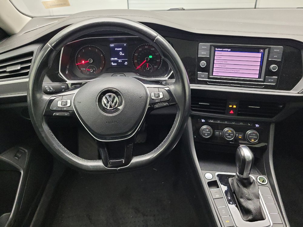 Used 2019 Volkswagen Jetta SE w/ Cold Weather Package FWD image 22
