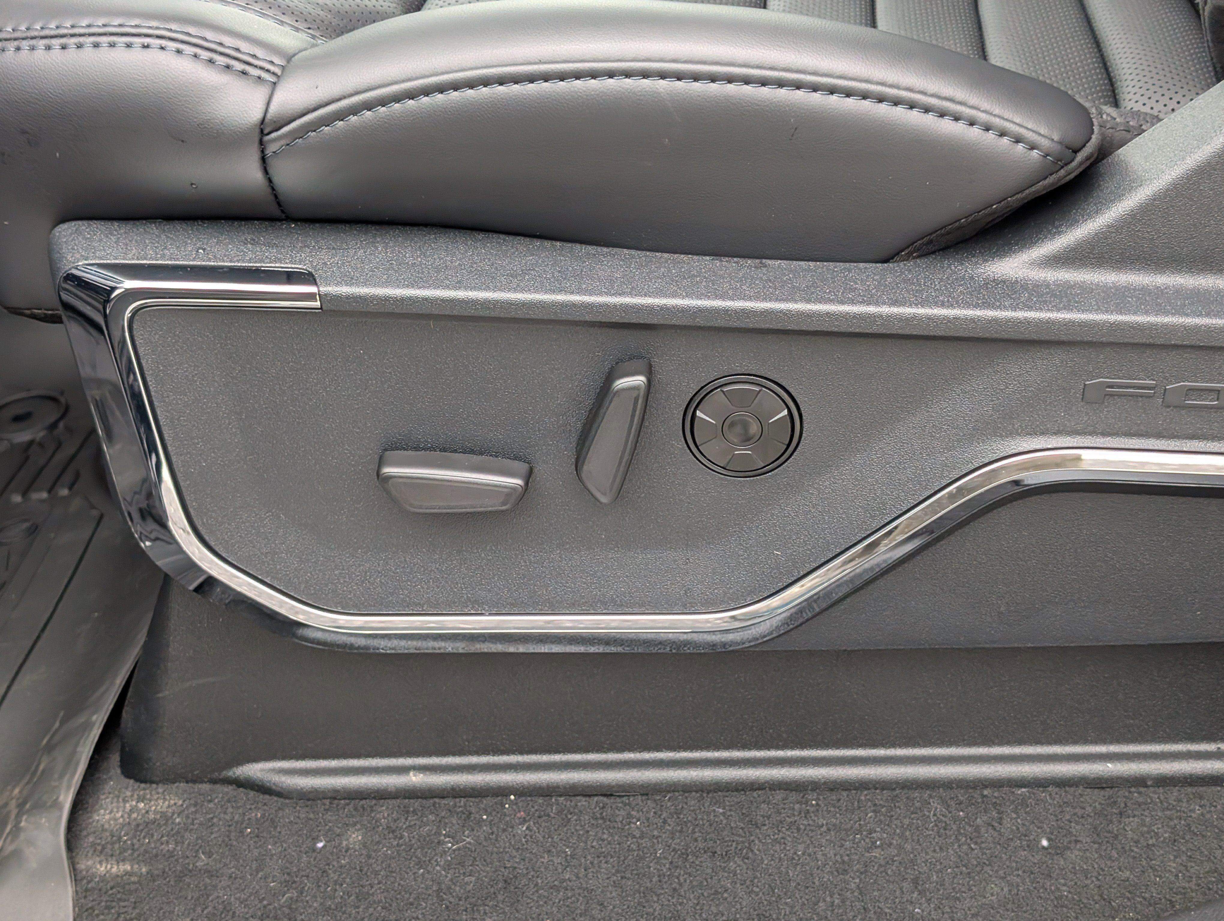 New 2026 Ford F250 Platinum image 16