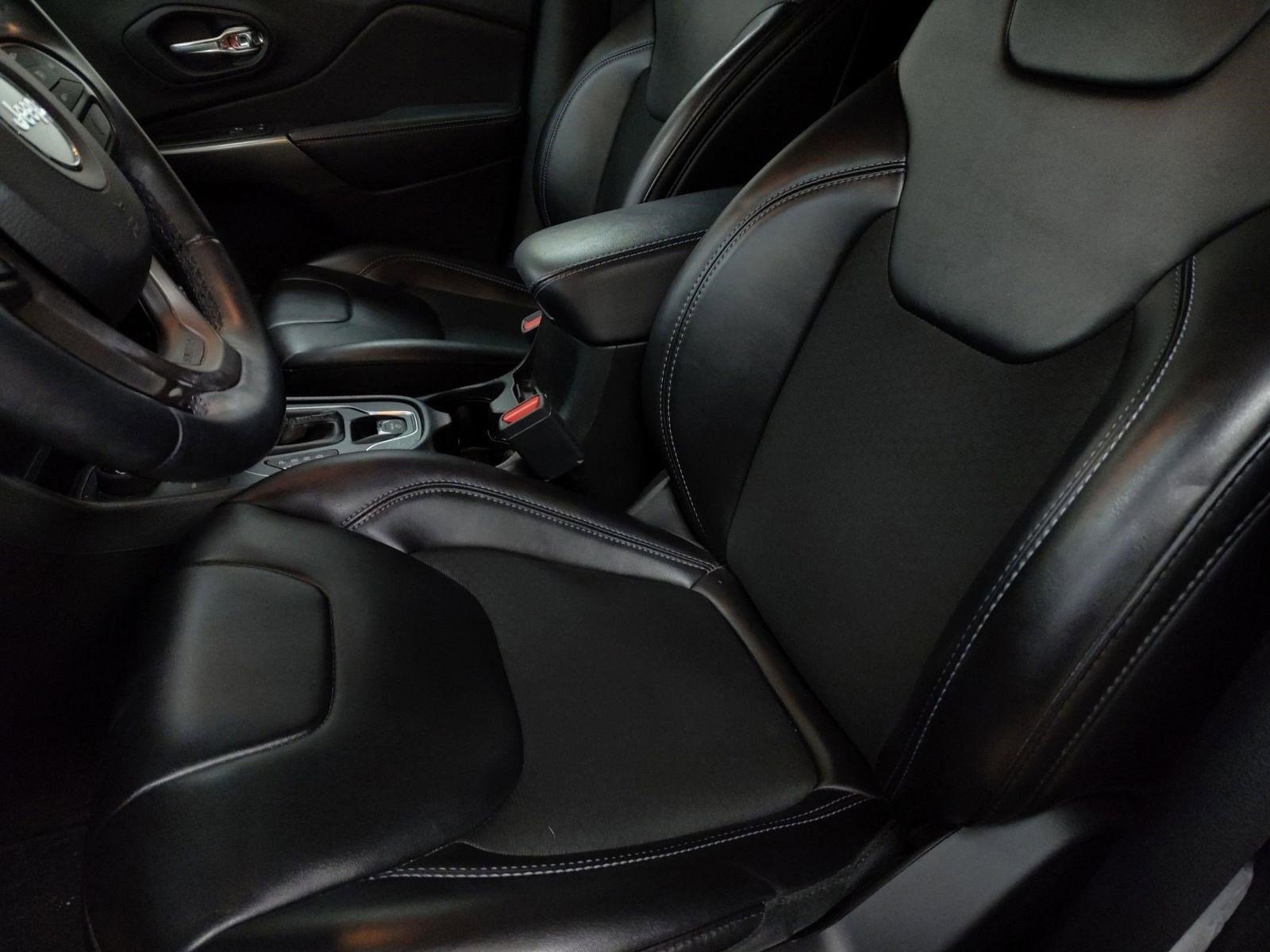 Used 2019 Jeep Cherokee Latitude Plus image 15