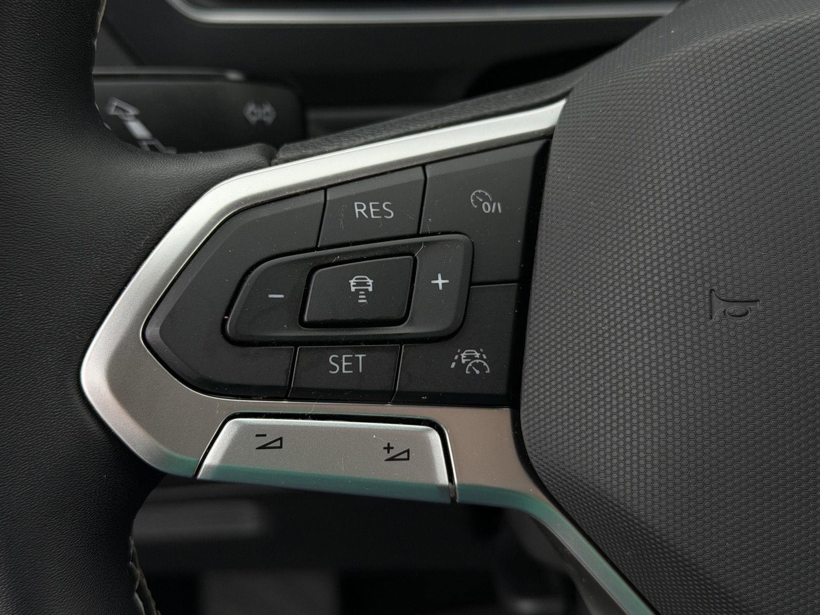 Used 2023 Volkswagen Tiguan S image 17