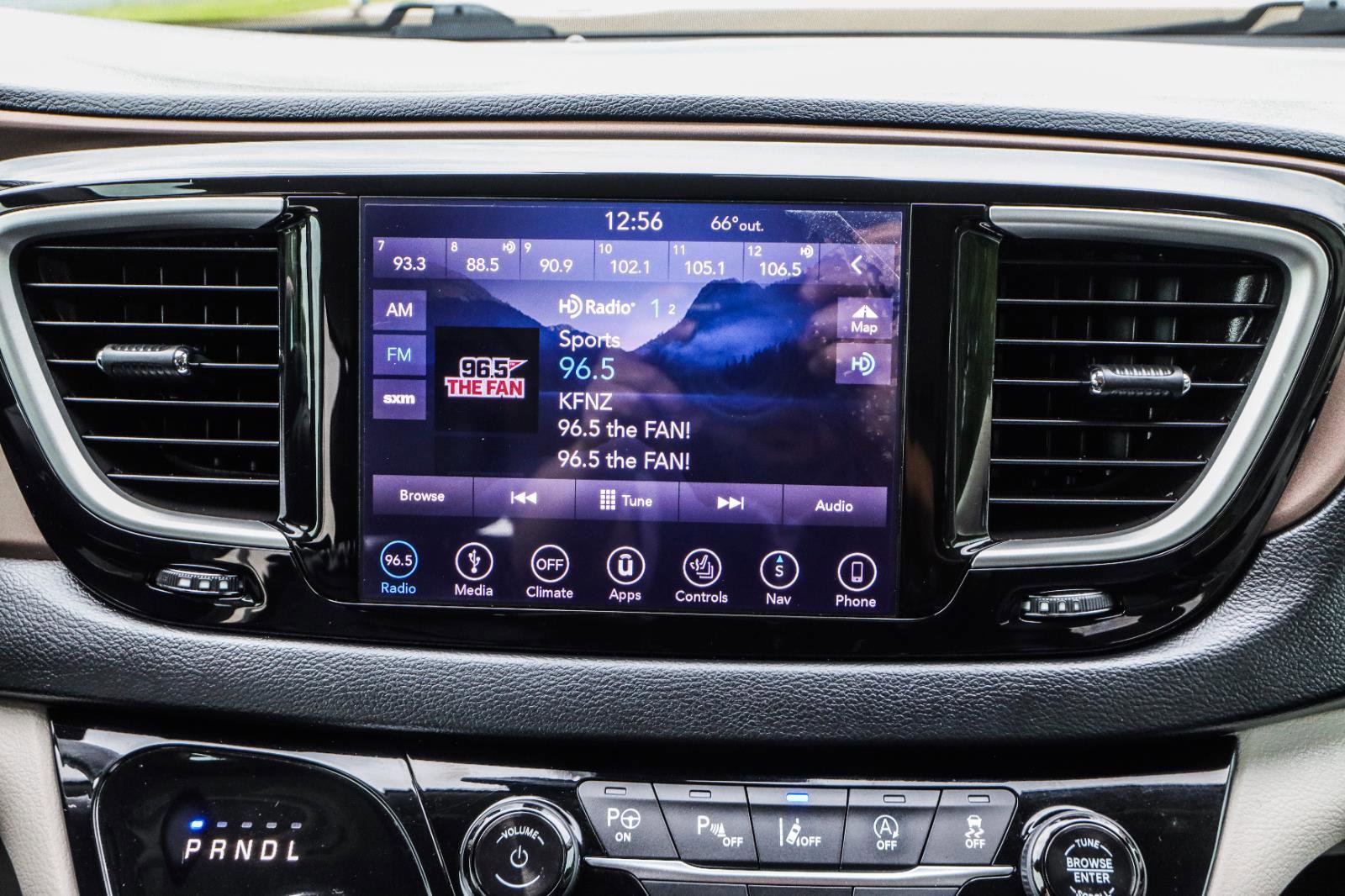Used 2019 Chrysler Pacifica Touring-L w/ Advanced Safetytec Group FWD image 28