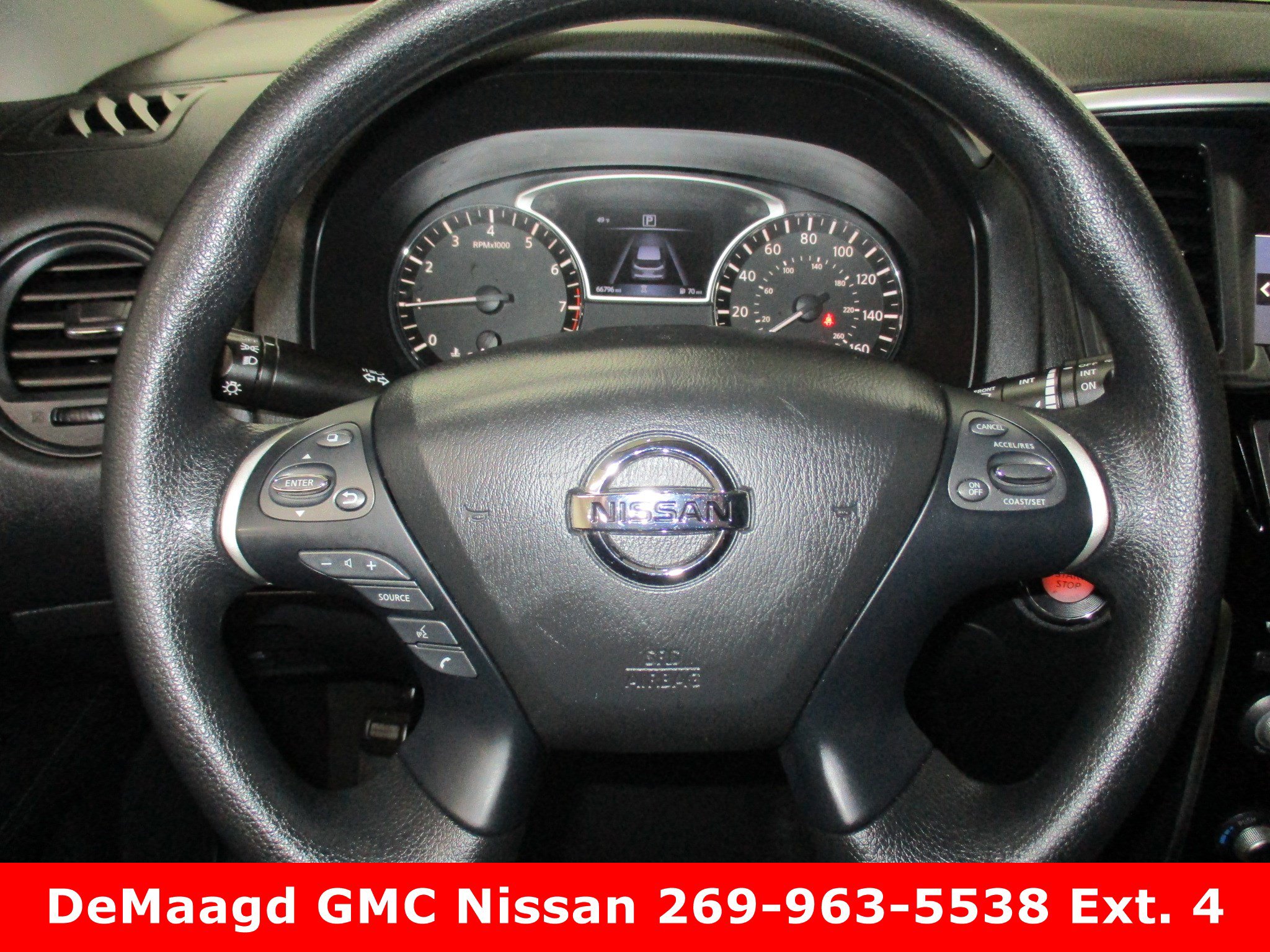 Used 2019 Nissan Pathfinder S image 16