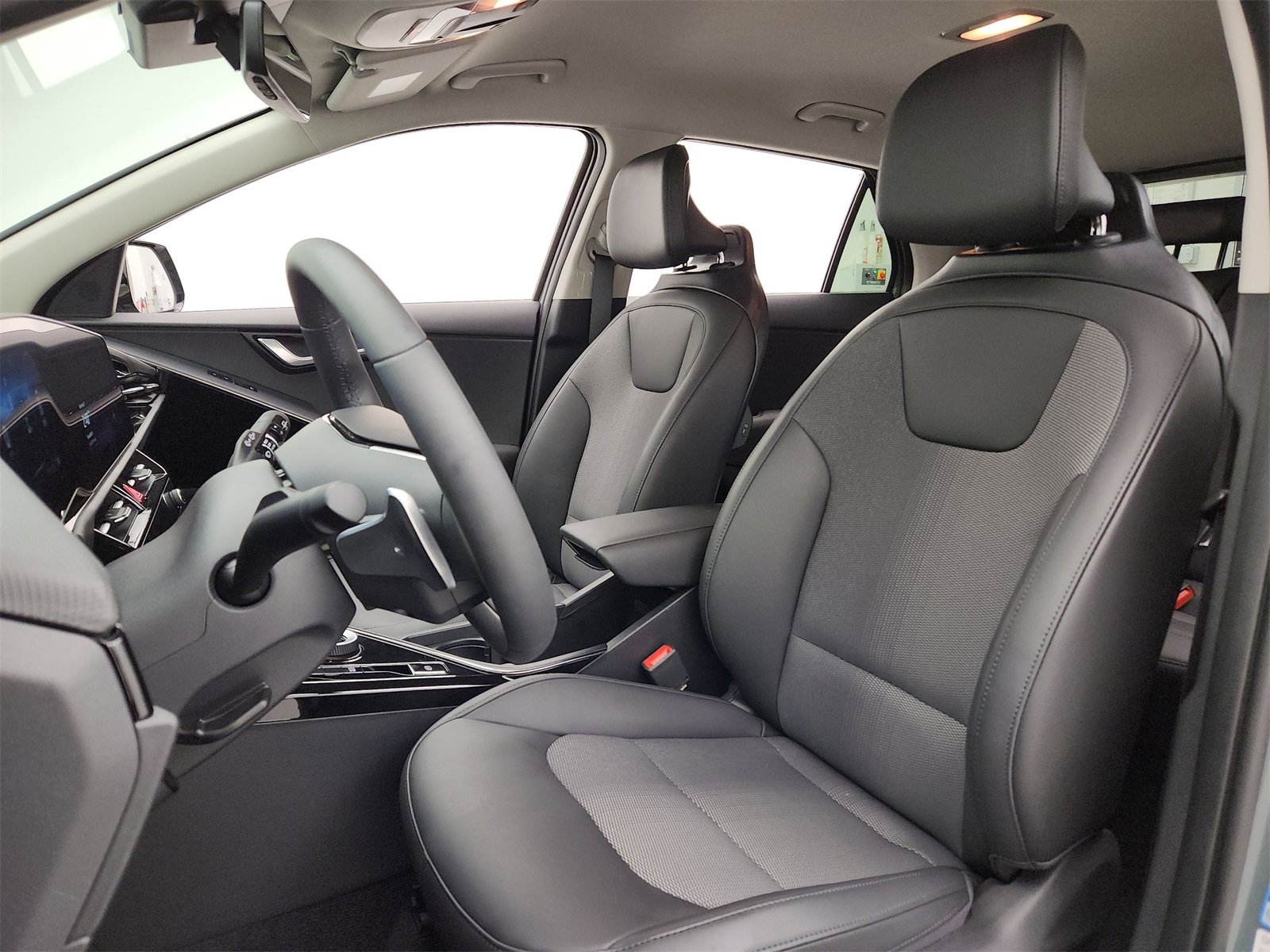 Certified 2025 Kia Niro Wind image 14