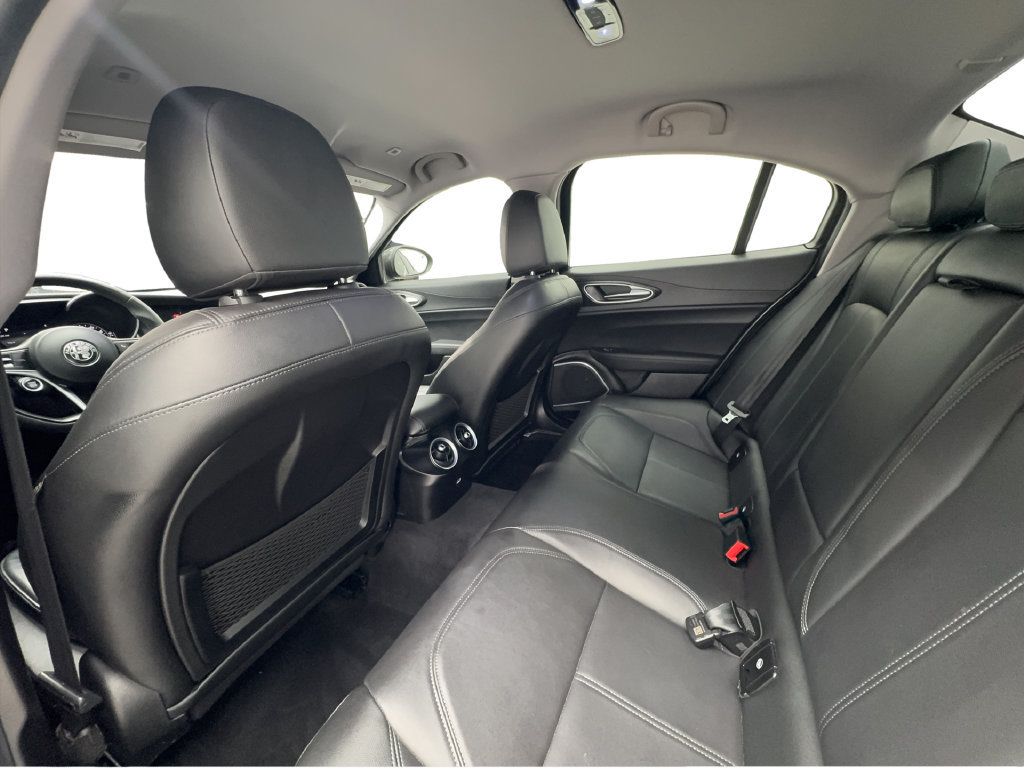 Used 2019 Alfa Romeo Giulia w/ Quick Order Package 22K Sport RWD image 25