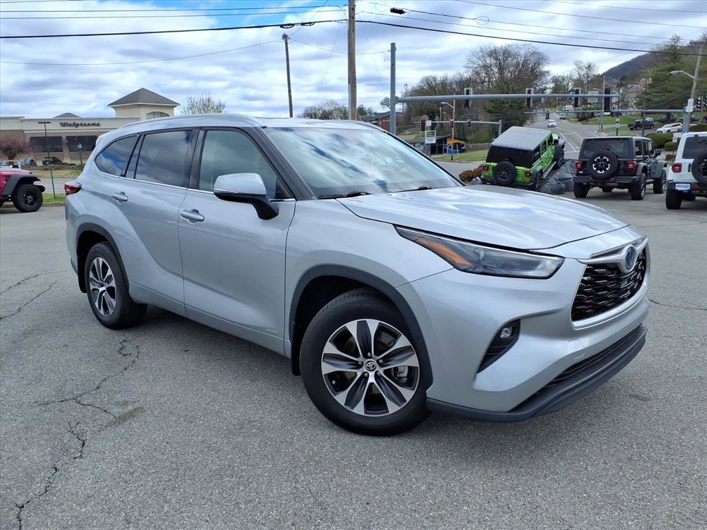 Used 2022 Toyota Highlander XLE video 2