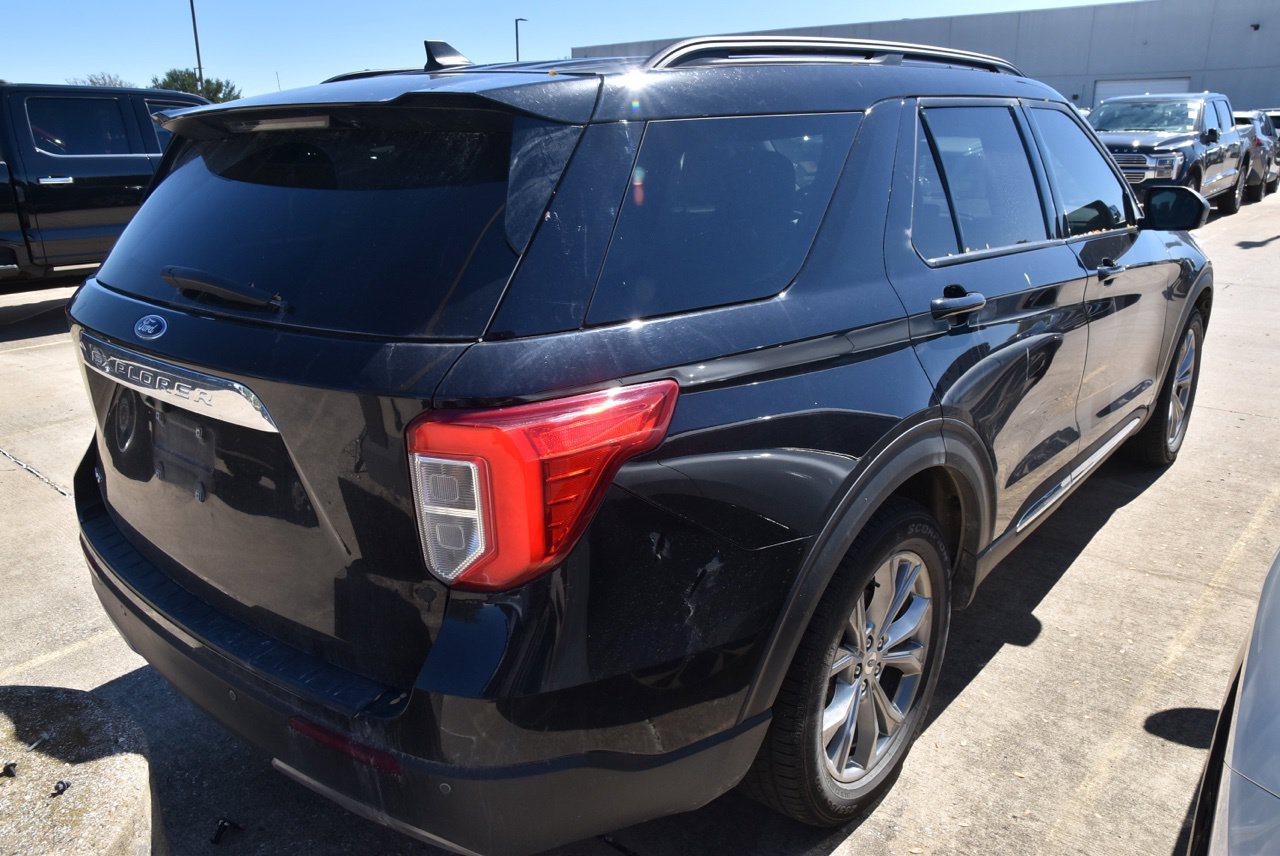 Used 2023 Ford Explorer XLT w/ Equipment Group 202A RWD image 5