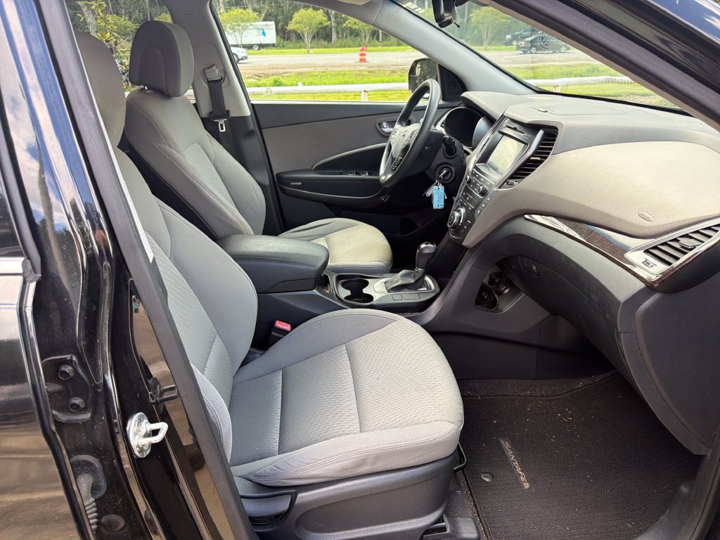 Used 2018 Hyundai Santa Fe SE w/ Cargo Package FWD image 39