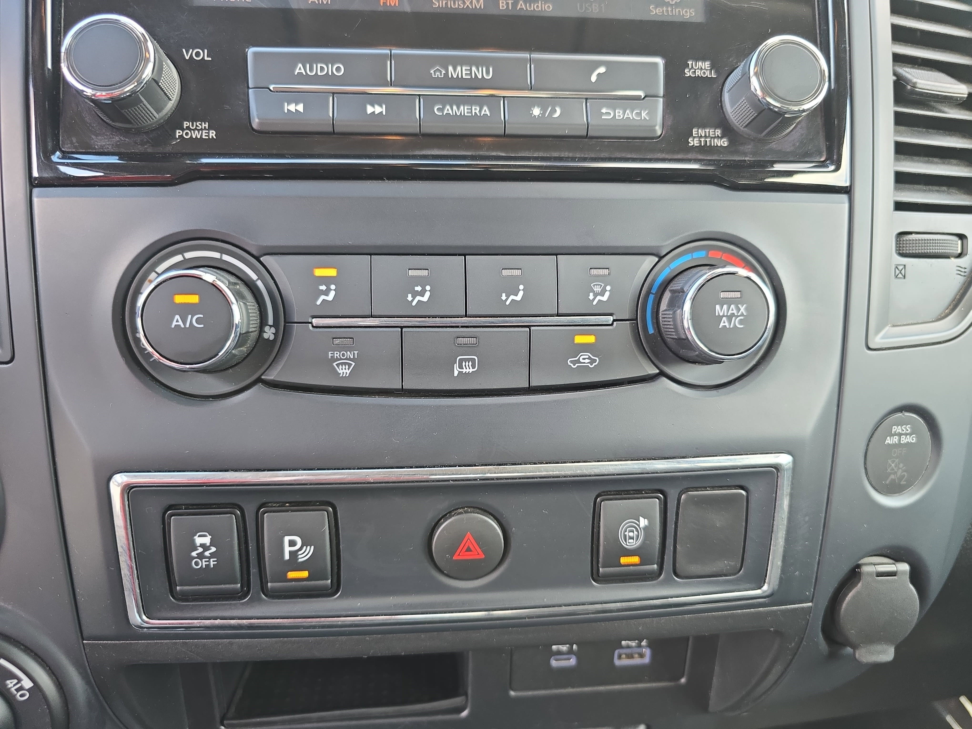 Used 2022 Nissan Titan SV image 20