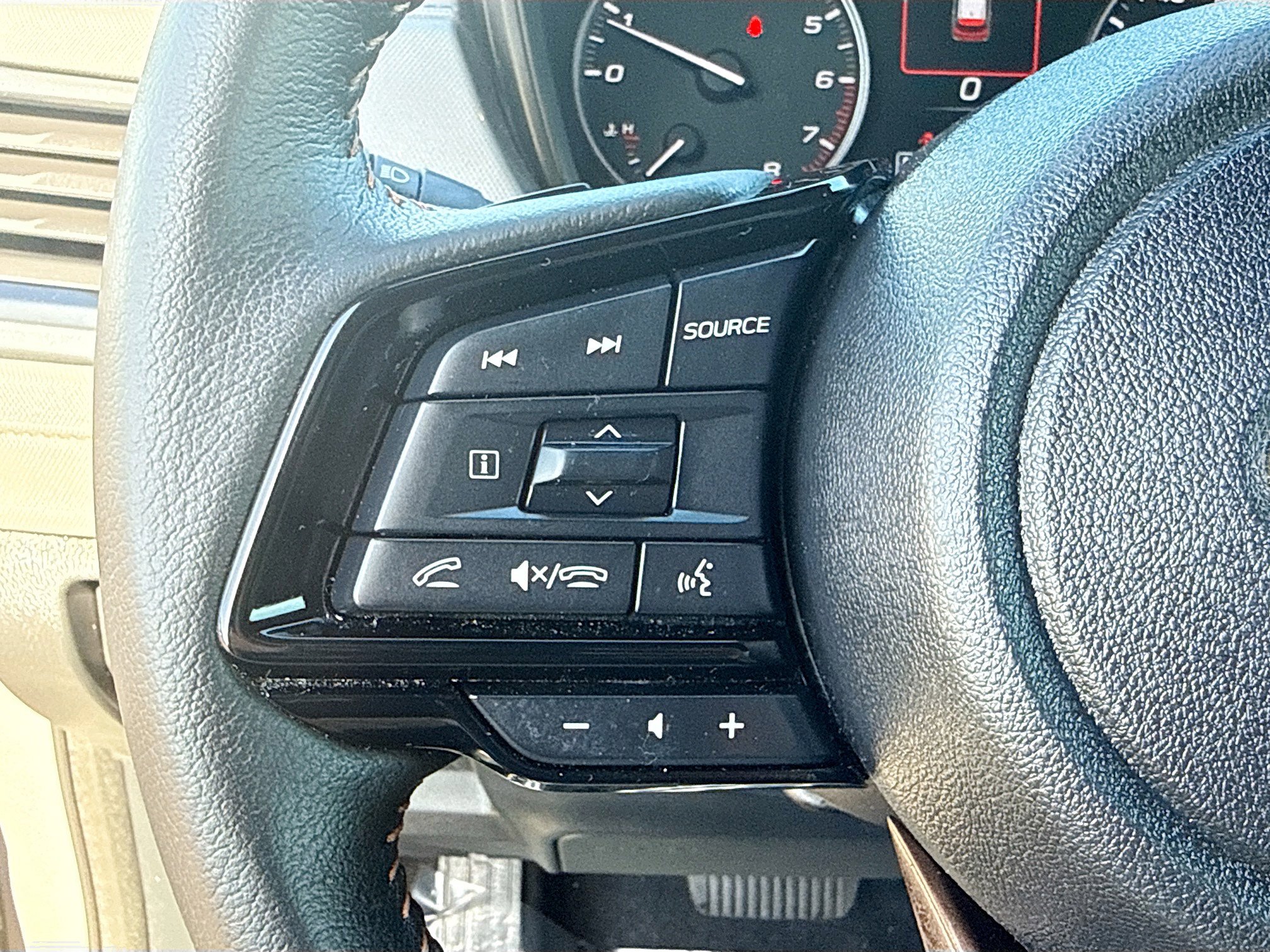 Used 2025 Subaru Forester Sport image 37