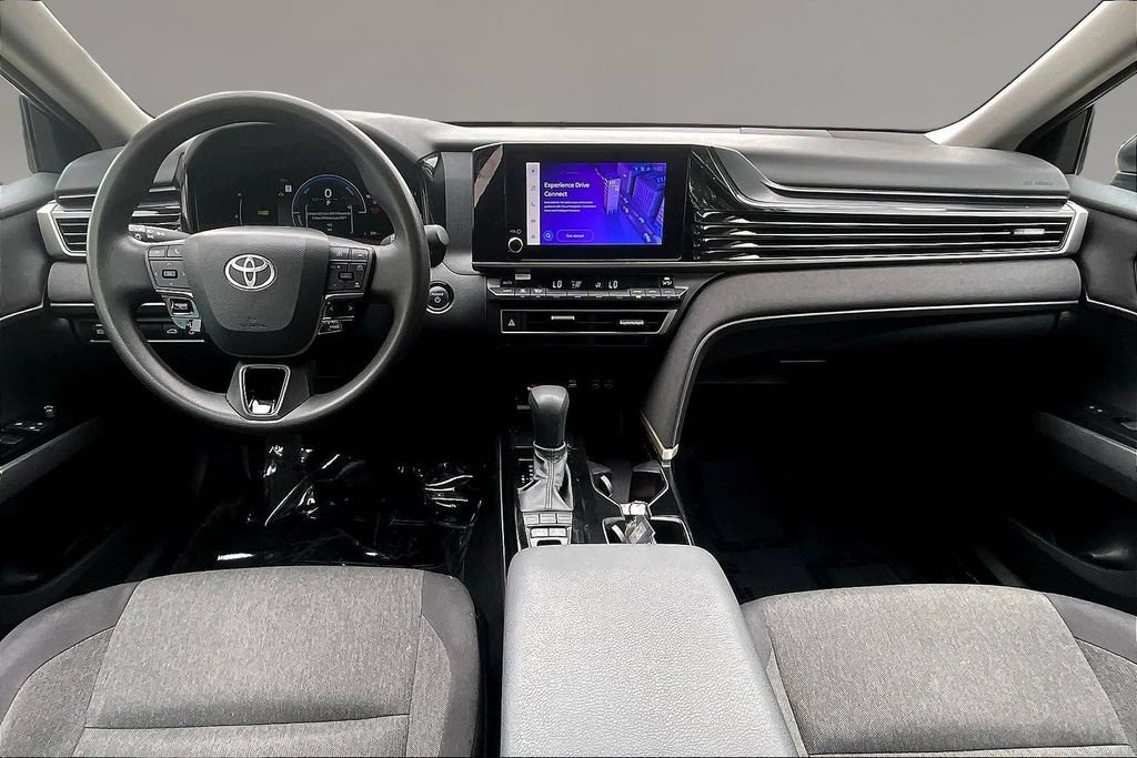 Used 2025 Toyota Camry LE FWD image 7