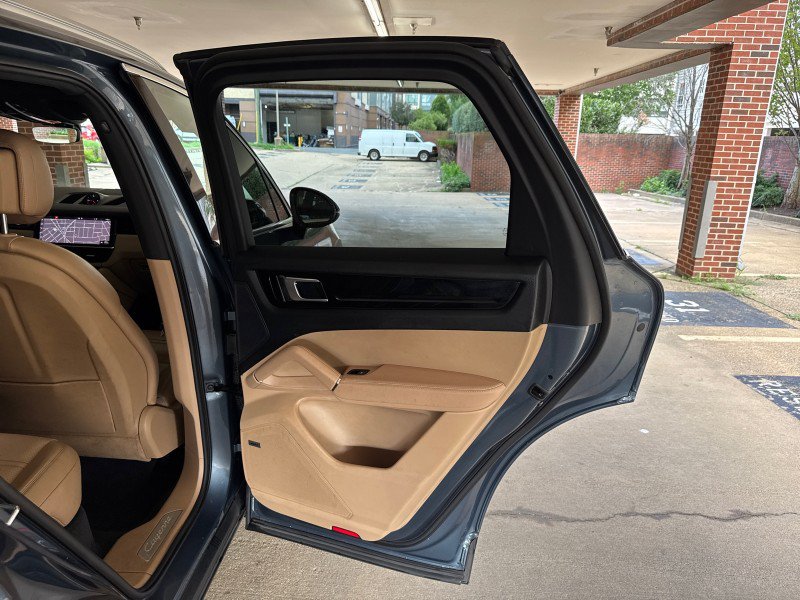 Used 2019 Porsche Cayenne AWD/4WD image 15