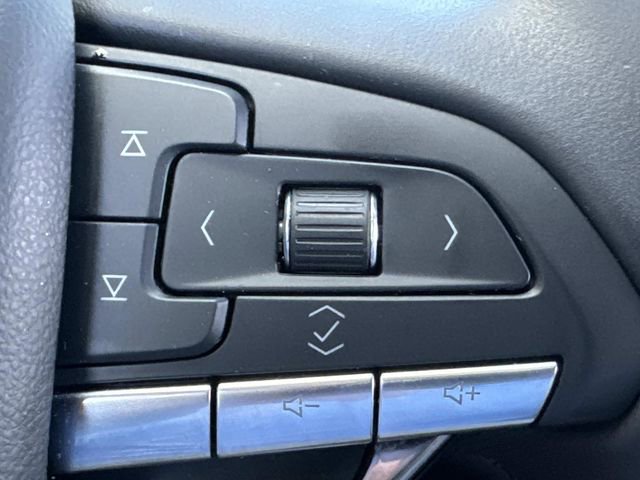 Used 2025 Cadillac XT6 Luxury image 29