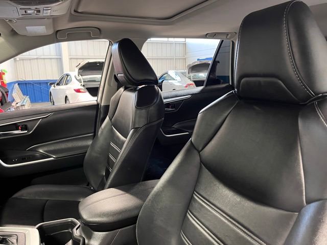 Used 2021 Toyota RAV4 XLE Premium w/ Carpet Mat Package (TMS) image 23