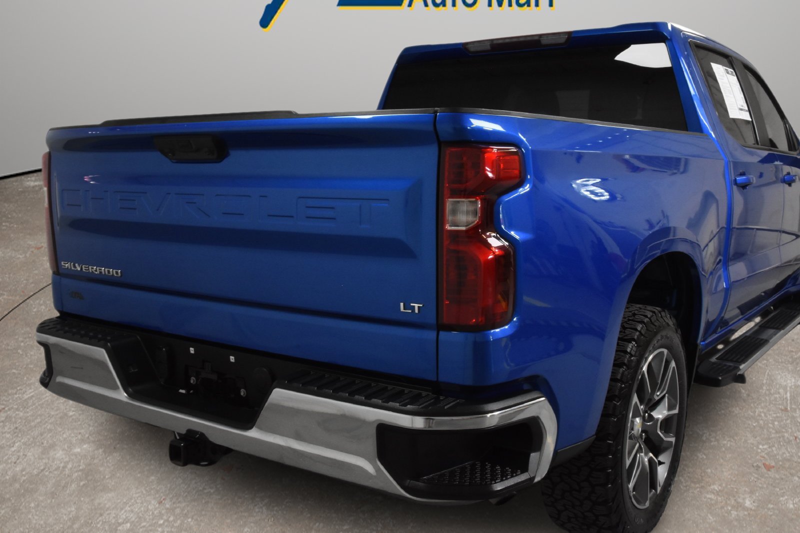 Used 2022 Chevrolet Silverado 1500 LT RWD image 3