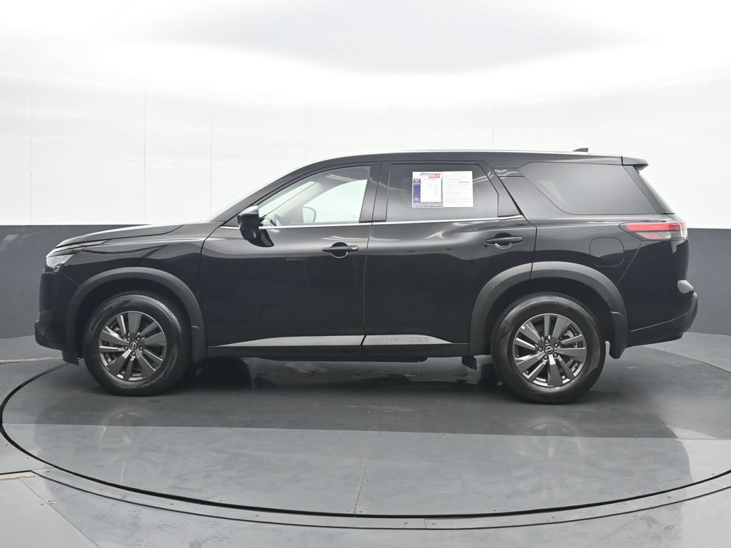 Used 2025 Nissan Pathfinder S AWD/4WD image 3
