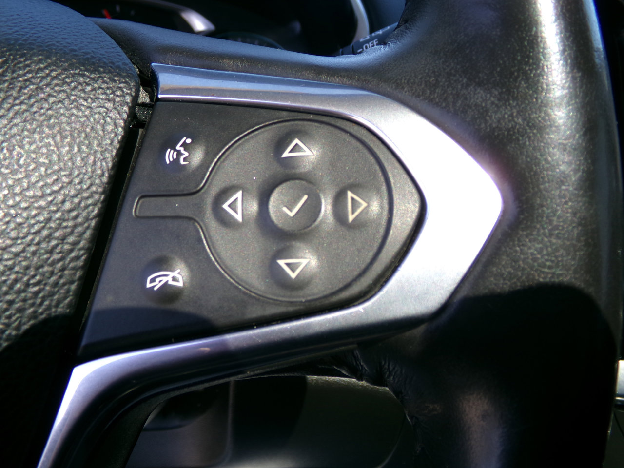 Used 2020 Chevrolet Traverse Premier w/ Redline Edition image 21