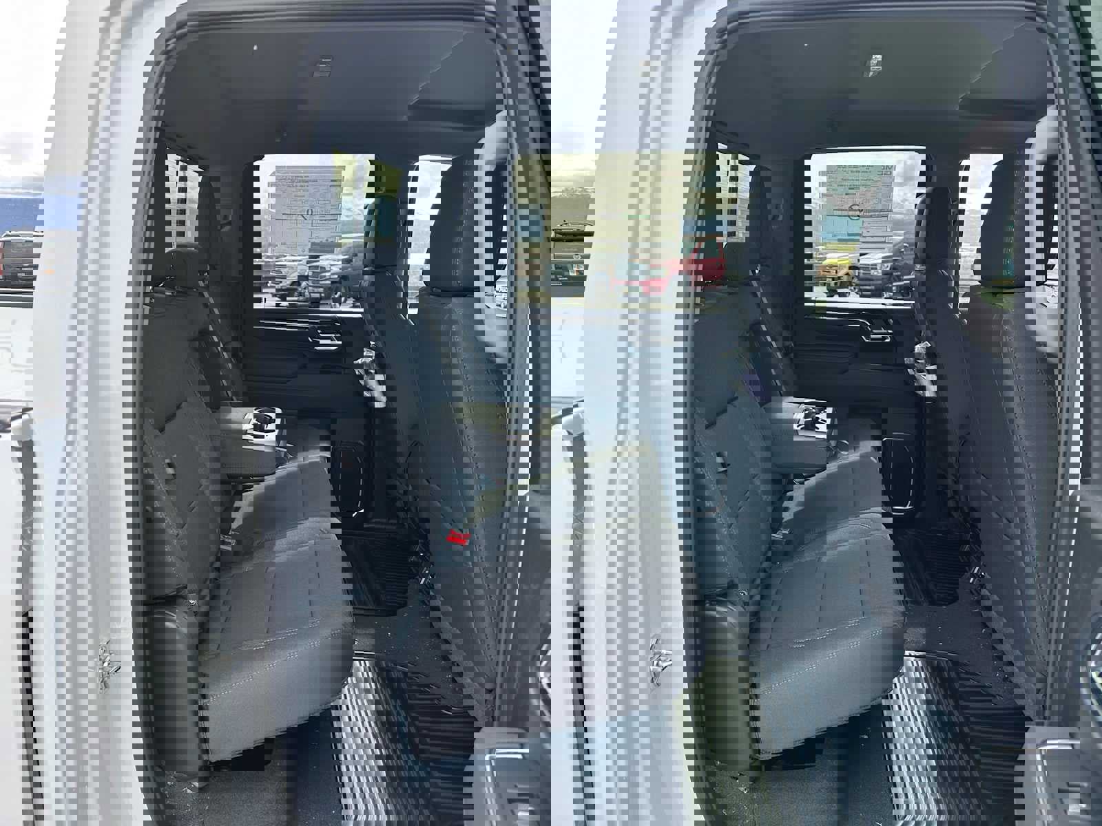 New 2025 GMC Sierra 2500 SLE w/ Preferred Package image 12