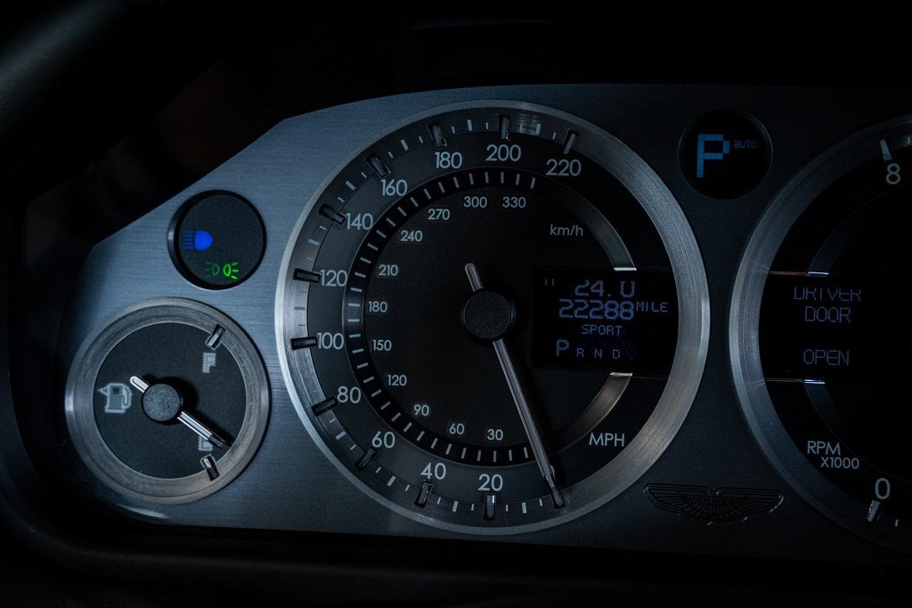 Used 2011 Aston Martin DB9 Coupe image 38