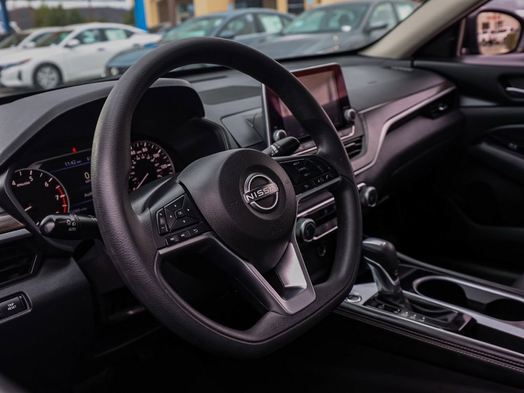 Used 2023 Nissan Altima 2.5 SV image 14