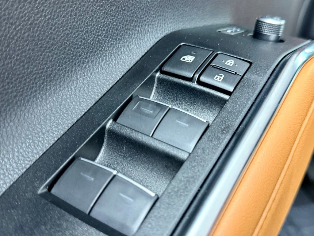 Used 2026 Toyota Highlander Platinum AWD/4WD image 20