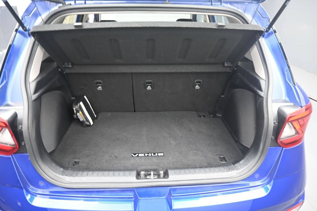 Used 2024 Hyundai Venue SEL FWD image 24