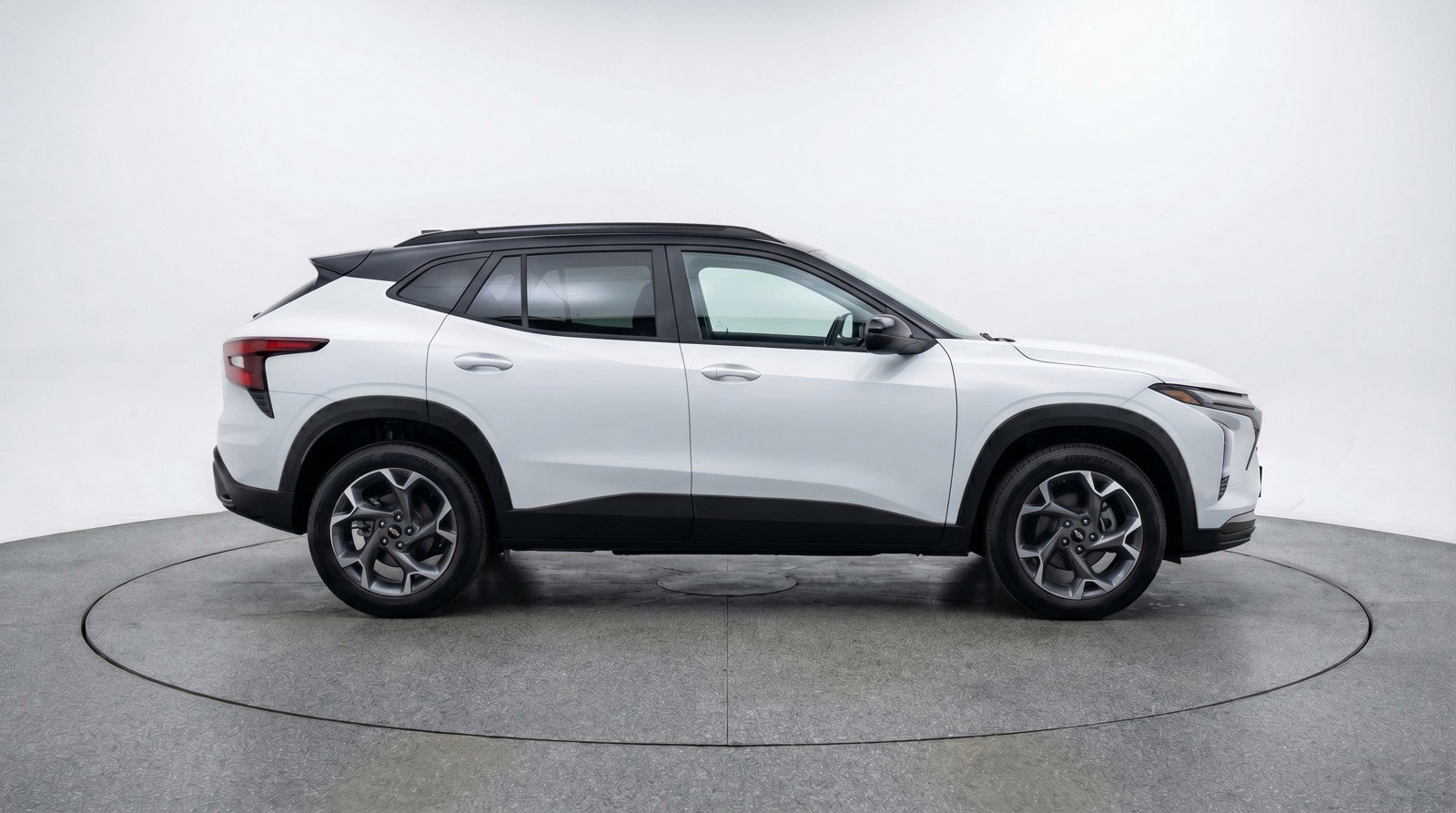 Used 2025 Chevrolet Trax LT w/ LT Convenience Package FWD image 11