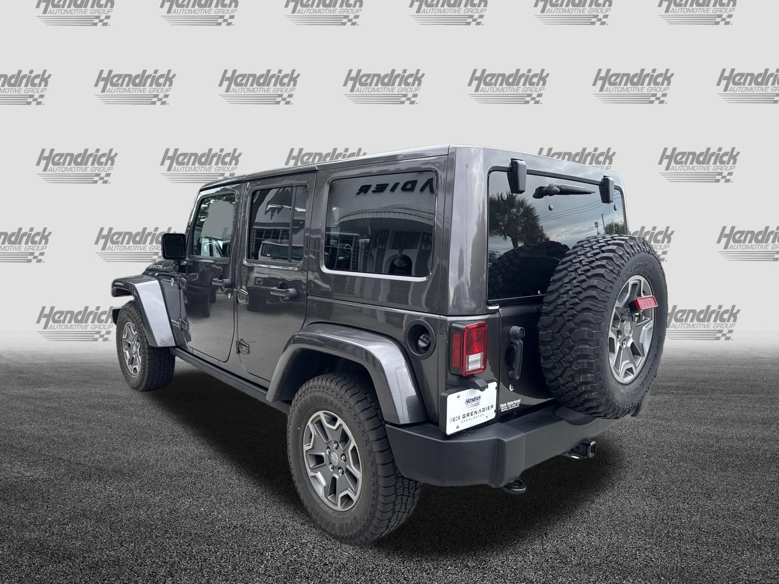 Used 2018 Jeep Wrangler Unlimited Rubicon w/ Dual Top Group AWD/4WD image 3
