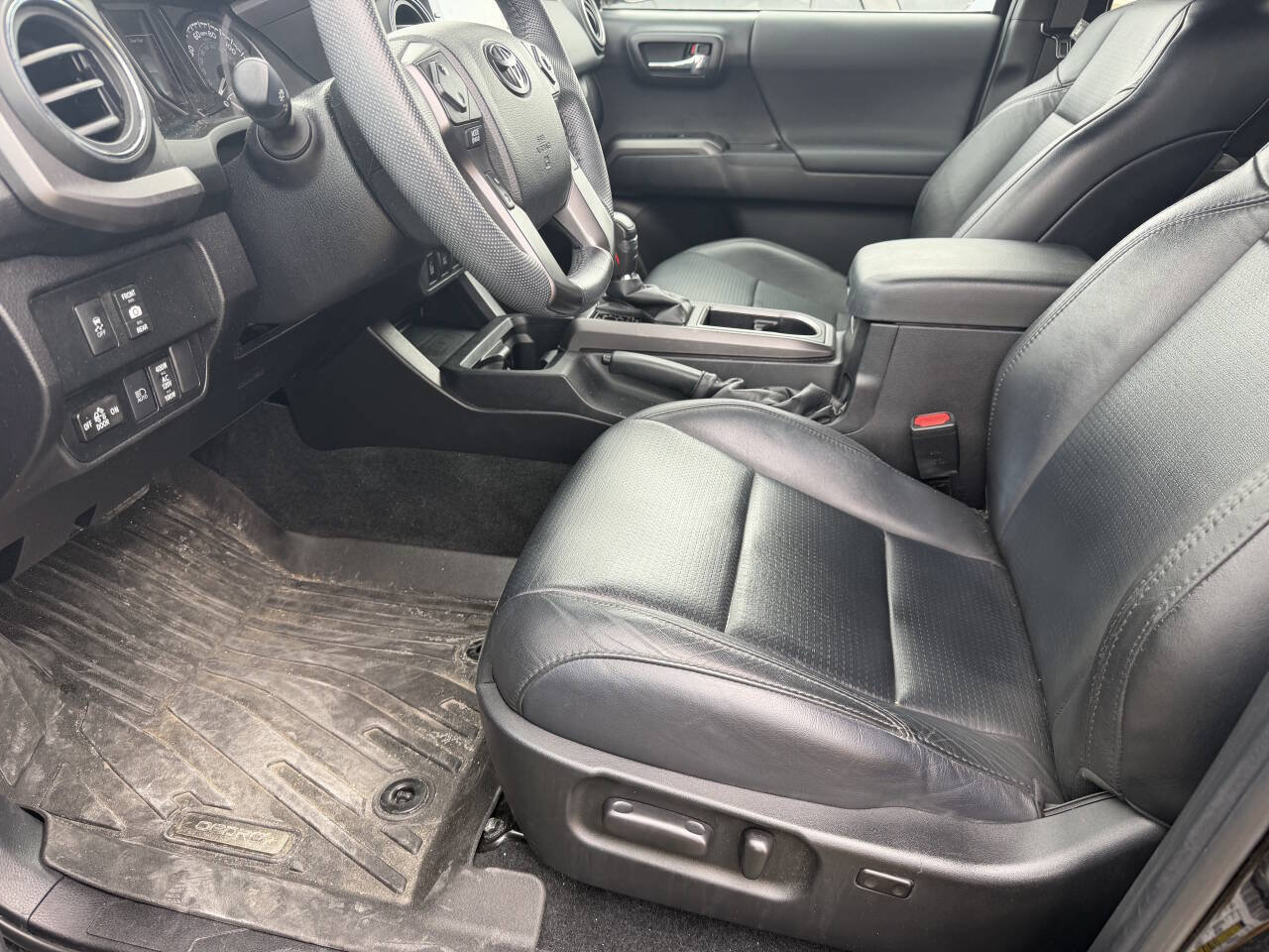 Used 2022 Toyota Tacoma TRD Off-Road w/ TRD Premium Off Road Package AWD/4WD image 14