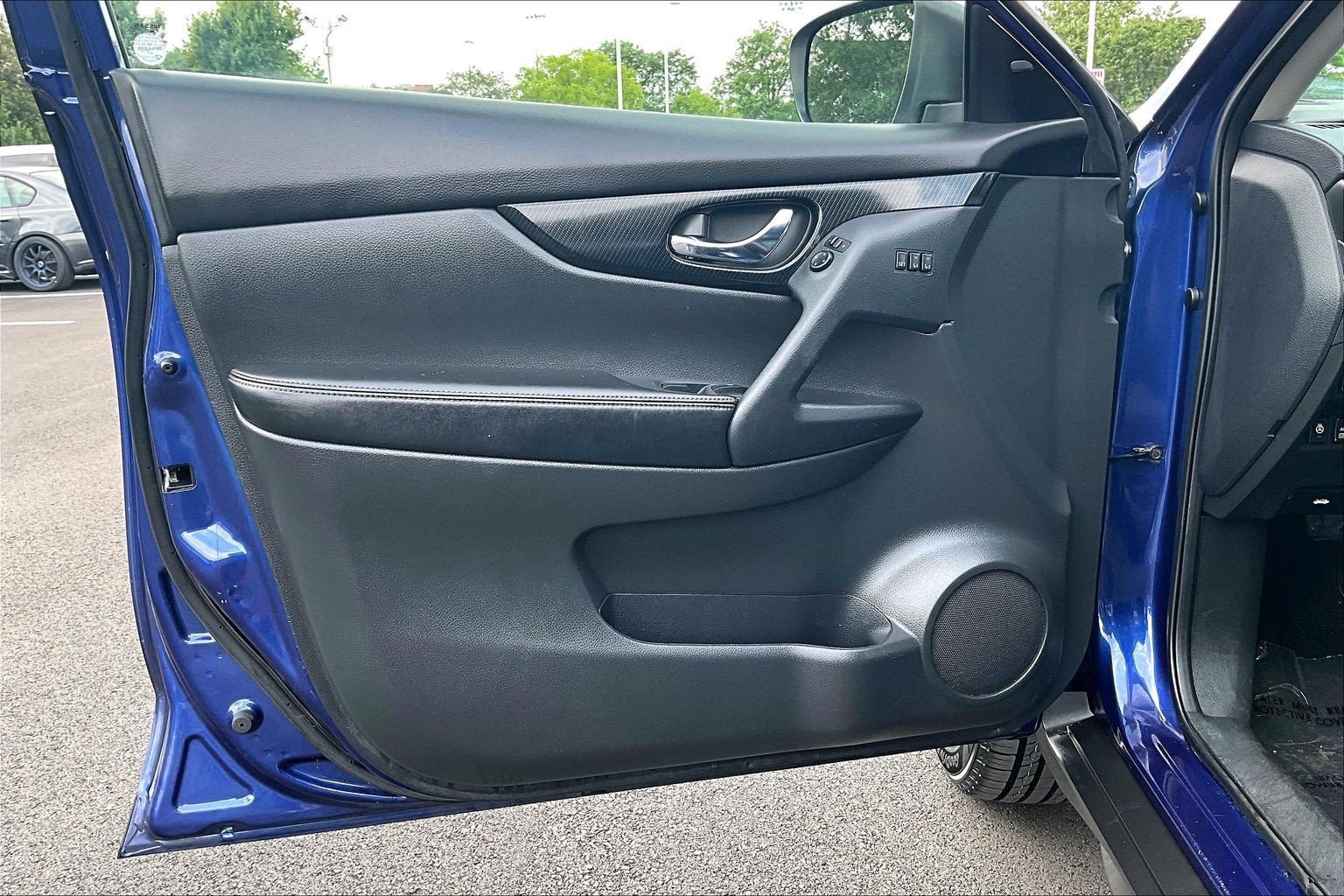Used 2019 Nissan Rogue SL AWD/4WD image 21