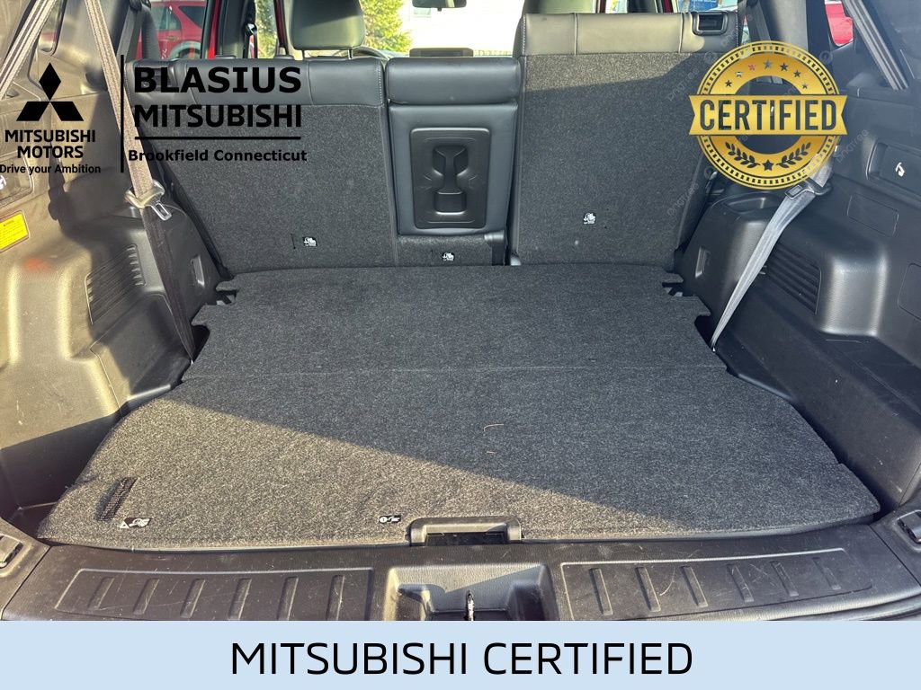 Used 2023 Mitsubishi Outlander 4WD Plug-In Hybrid image 10