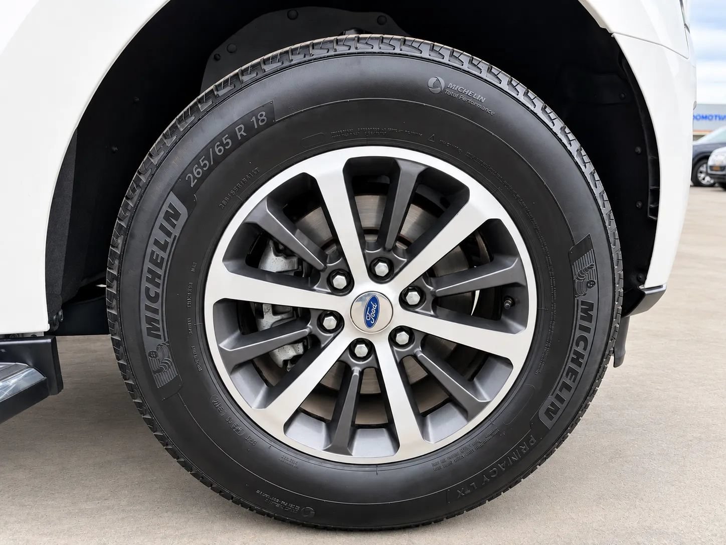 Used 2018 Ford Expedition Max XLT w/ Equipment Group 202A AWD/4WD image 42