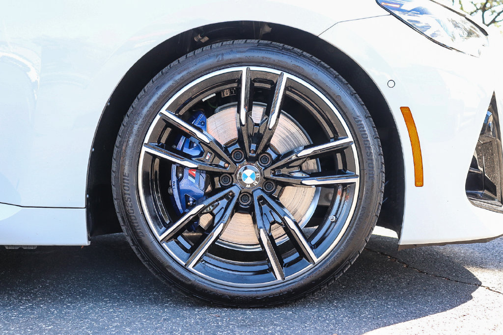 Used 2025 BMW M240i Coupe RWD image 9