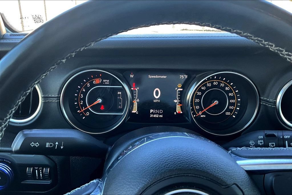 Used 2021 Jeep Wrangler Unlimited Sahara w/ Uconnect 4C Nav & Sound Group AWD/4WD image 13