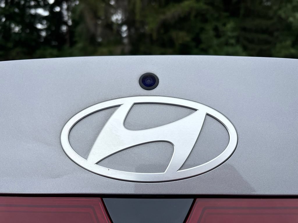 Used 2025 Hyundai Elantra SE FWD image 31