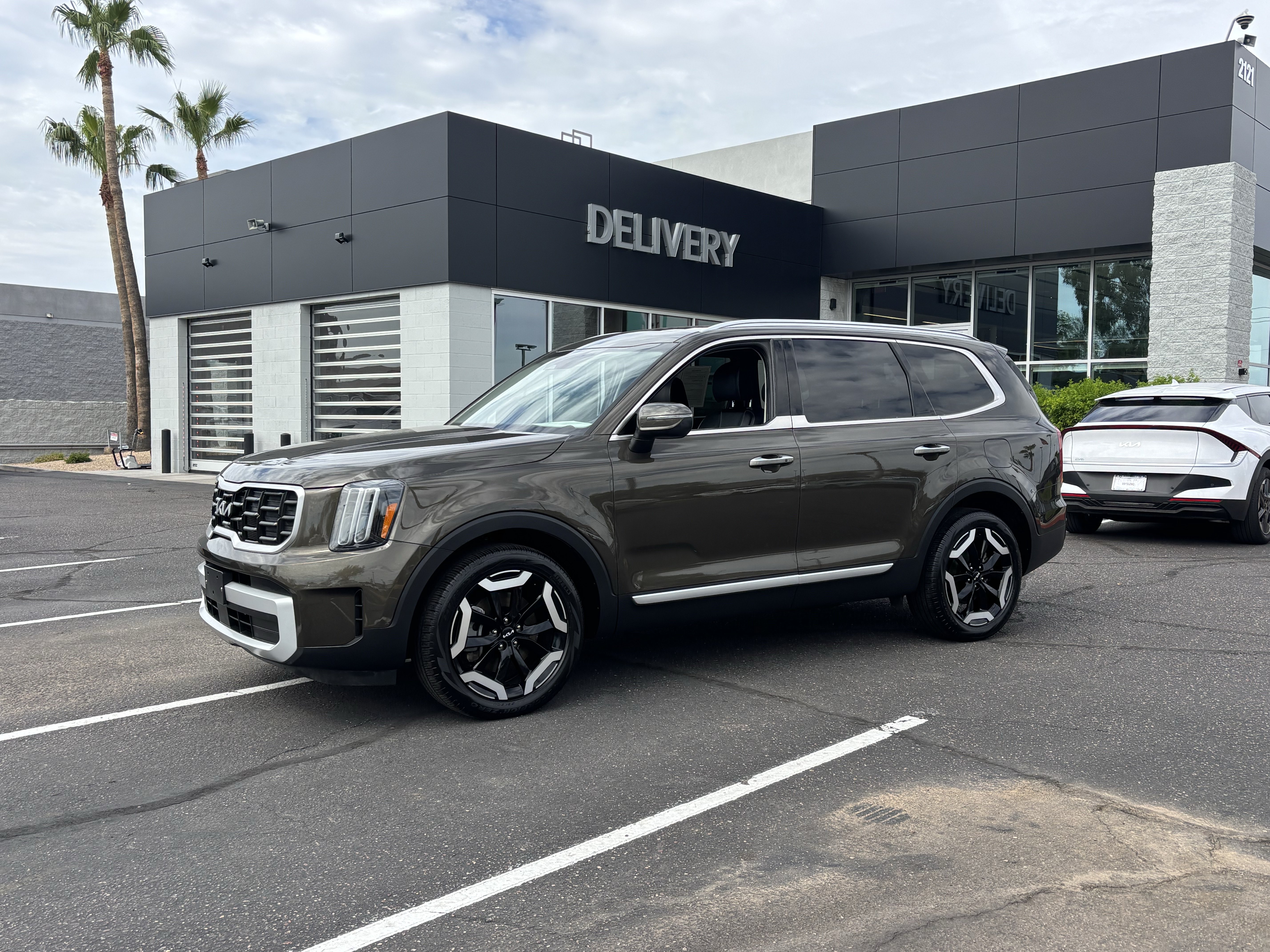 Certified 2025 Kia Telluride S AWD/4WD image 6
