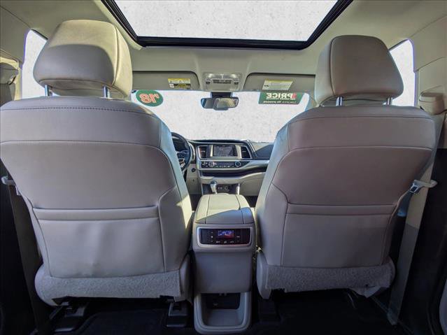 Used 2018 Toyota Highlander XLE image 23