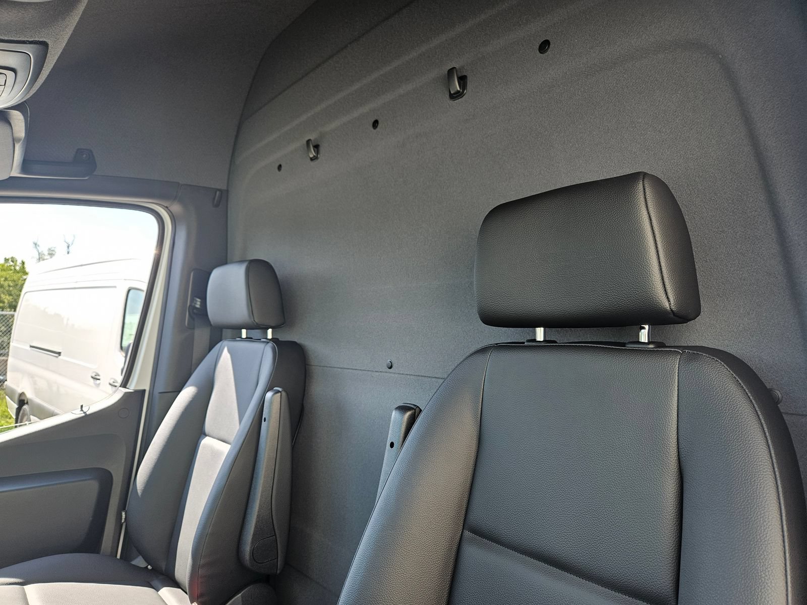New 2025 Mercedes-Benz eSprinter 170 Cargo image 15
