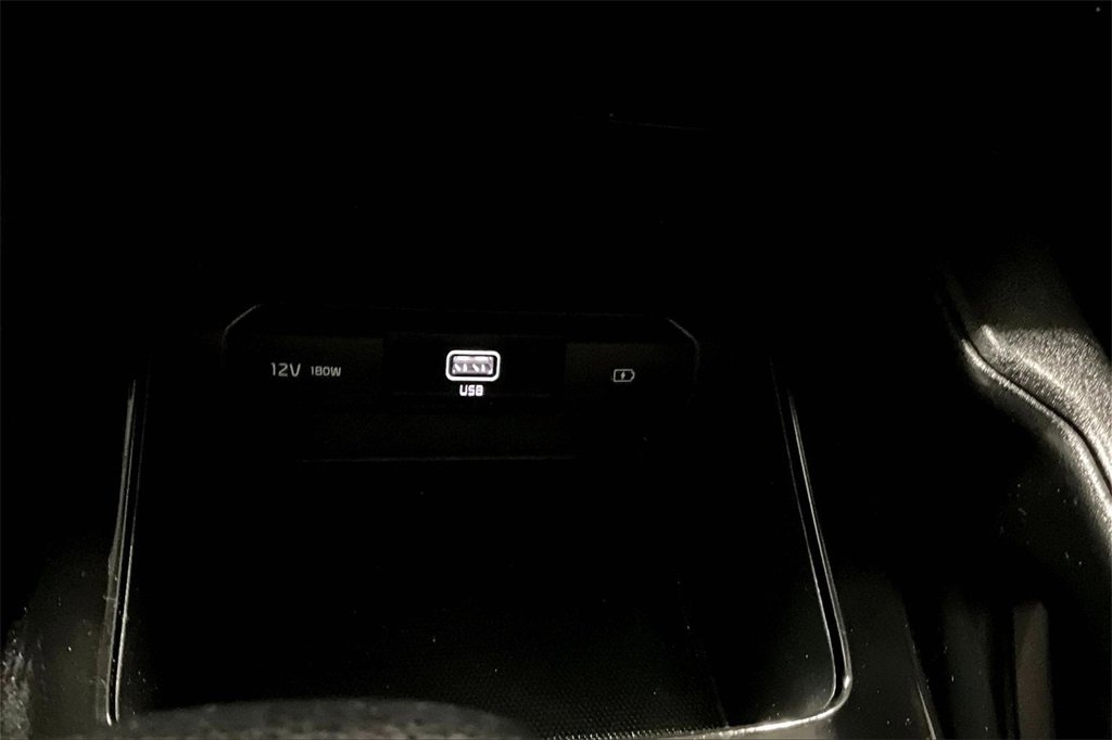 Used 2021 Kia Telluride LX image 16