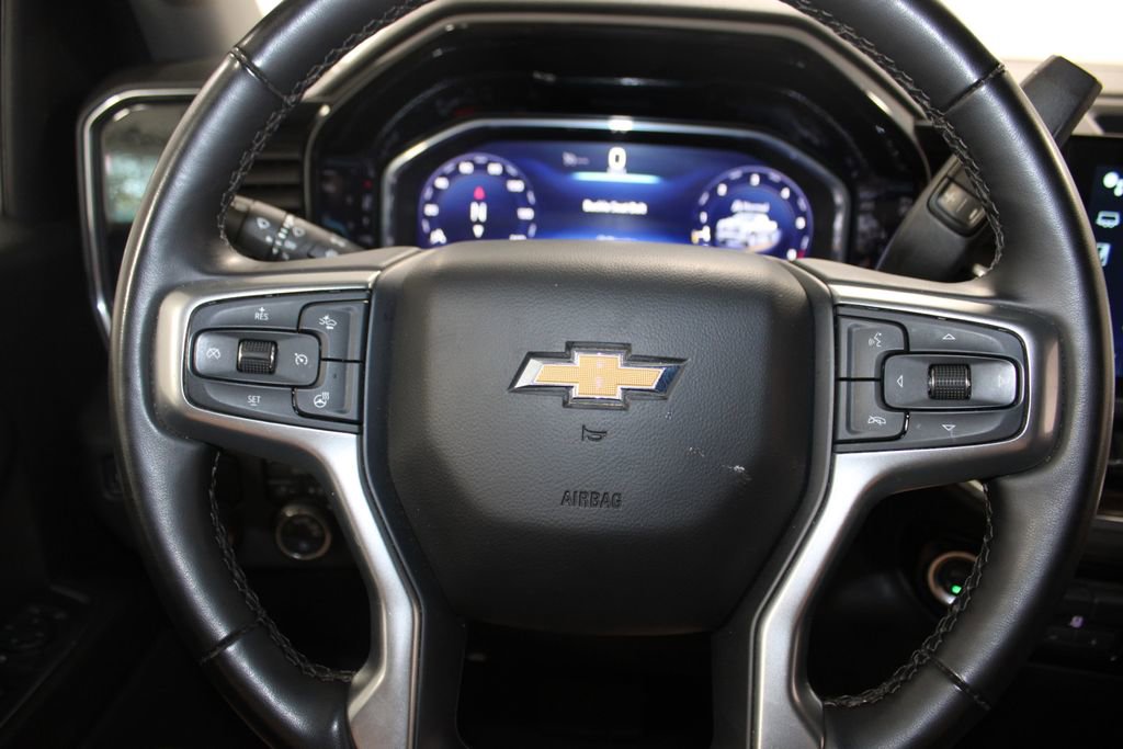Used 2025 Chevrolet Silverado 1500 LT image 35