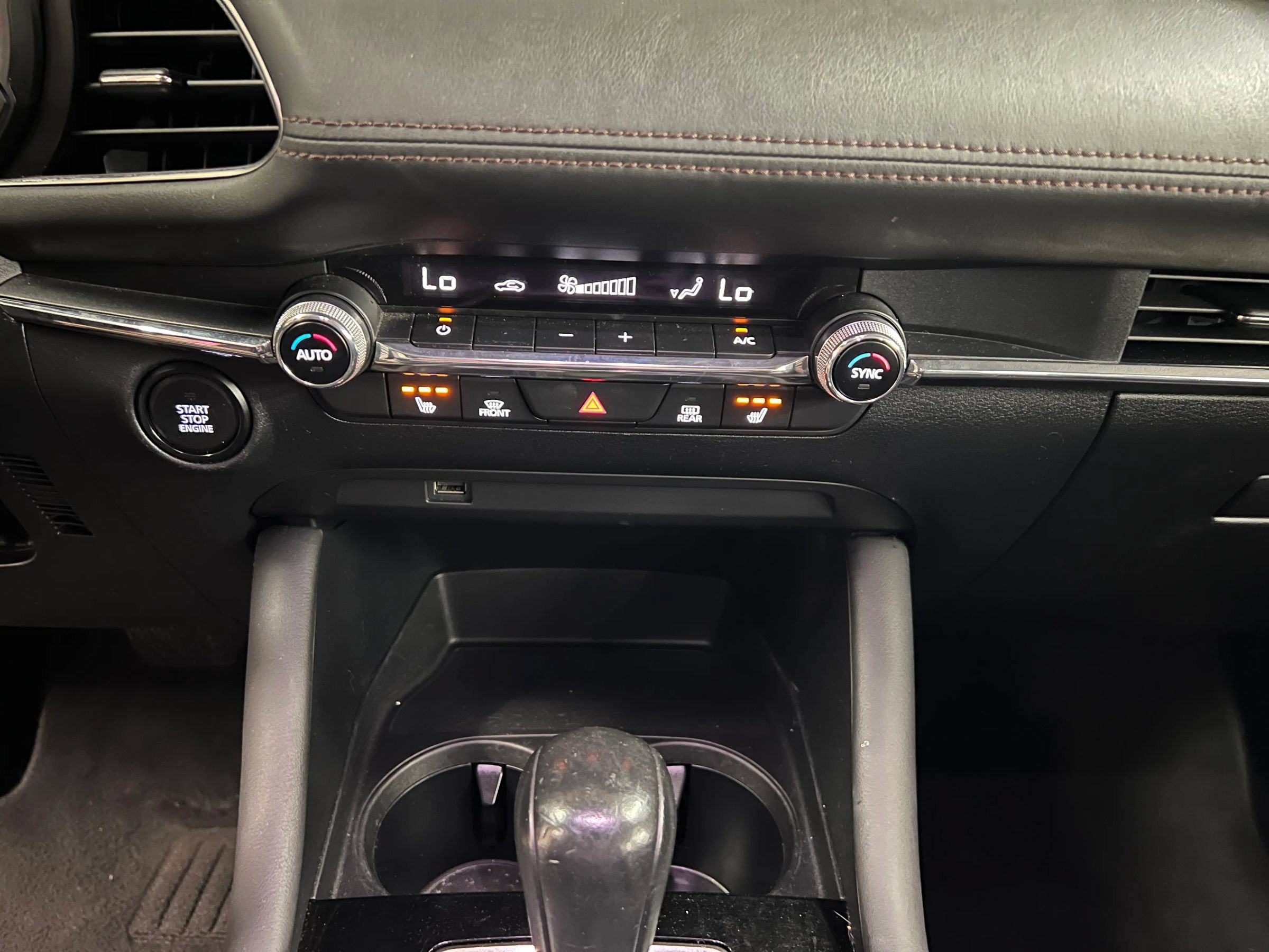 Used 2020 MAZDA MAZDA3 AWD Sedan w/ Preferred Package image 19