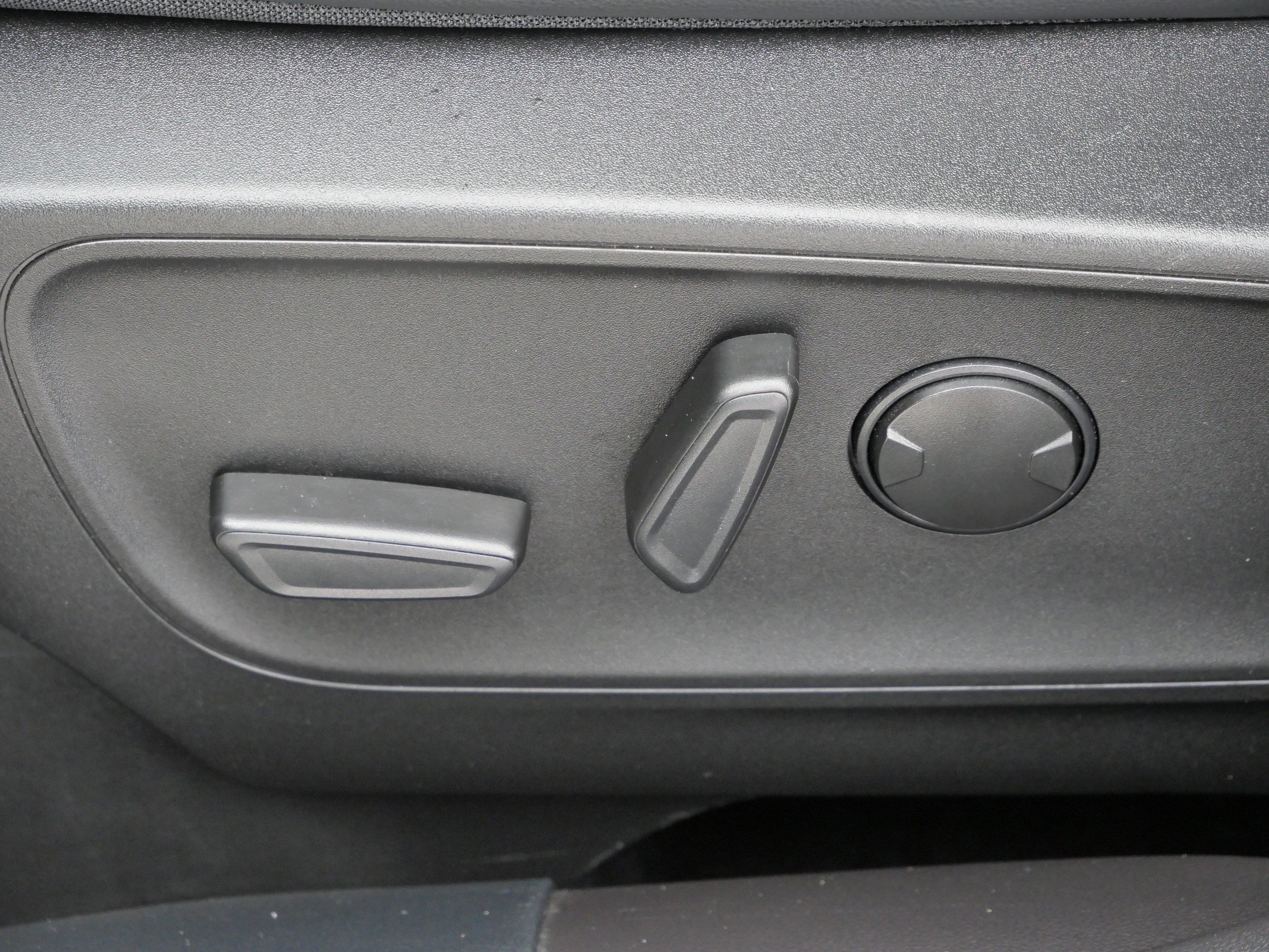 Used 2023 Ford Escape Platinum image 20