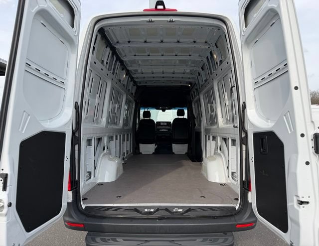 Used 2026 Mercedes-Benz Sprinter 2500 image 10