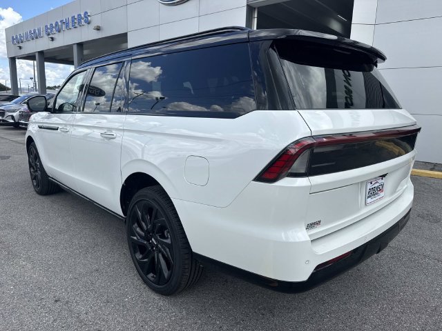 New 2027 Lincoln Navigator L Black Label AWD/4WD image 5