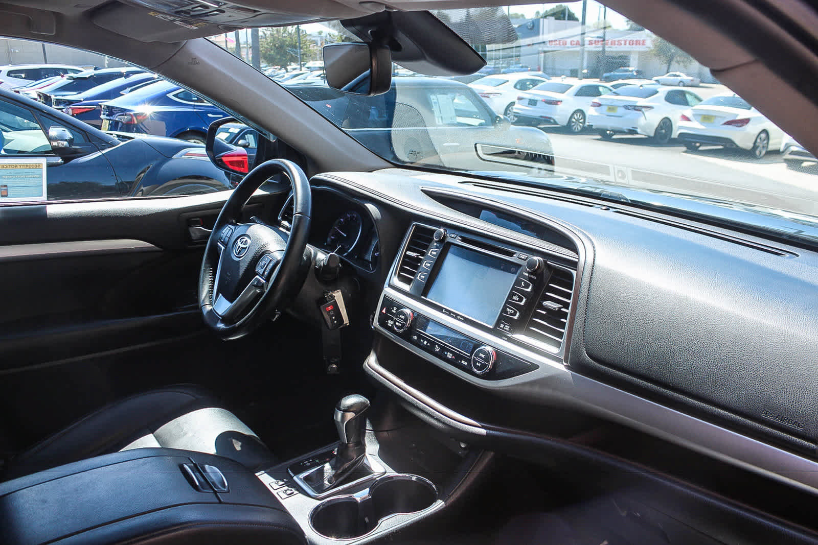 Used 2019 Toyota Highlander XLE FWD image 21